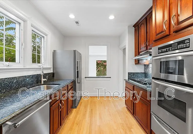 1105 20th St S — Photo 10