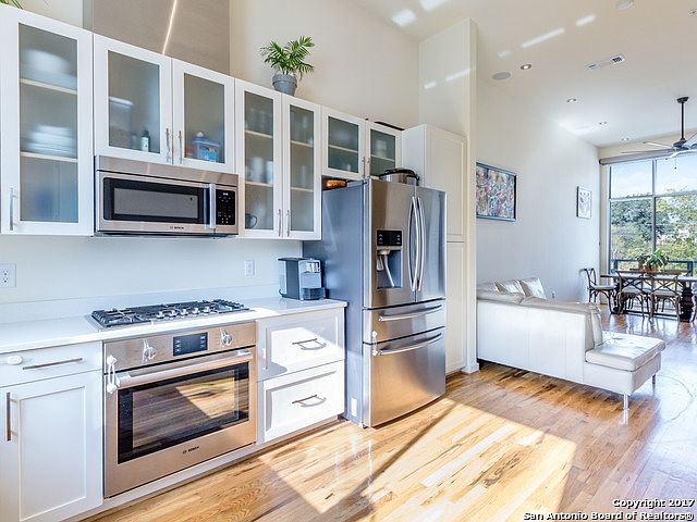 1st image of 1140 E Quincy St