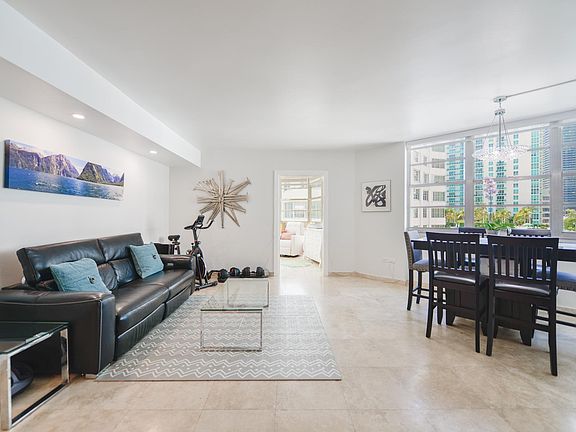 2nd image of 905 Brickell Bay Dr APT 1424