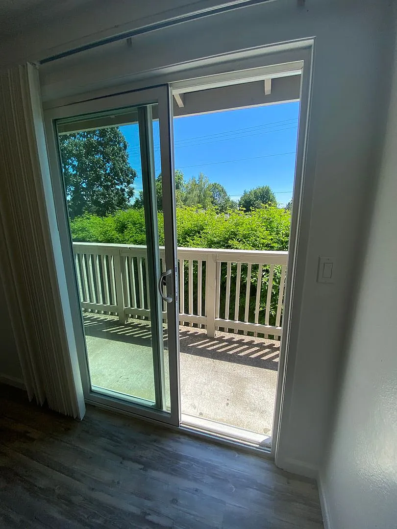 Meadow Creek Apartments — Photo 3