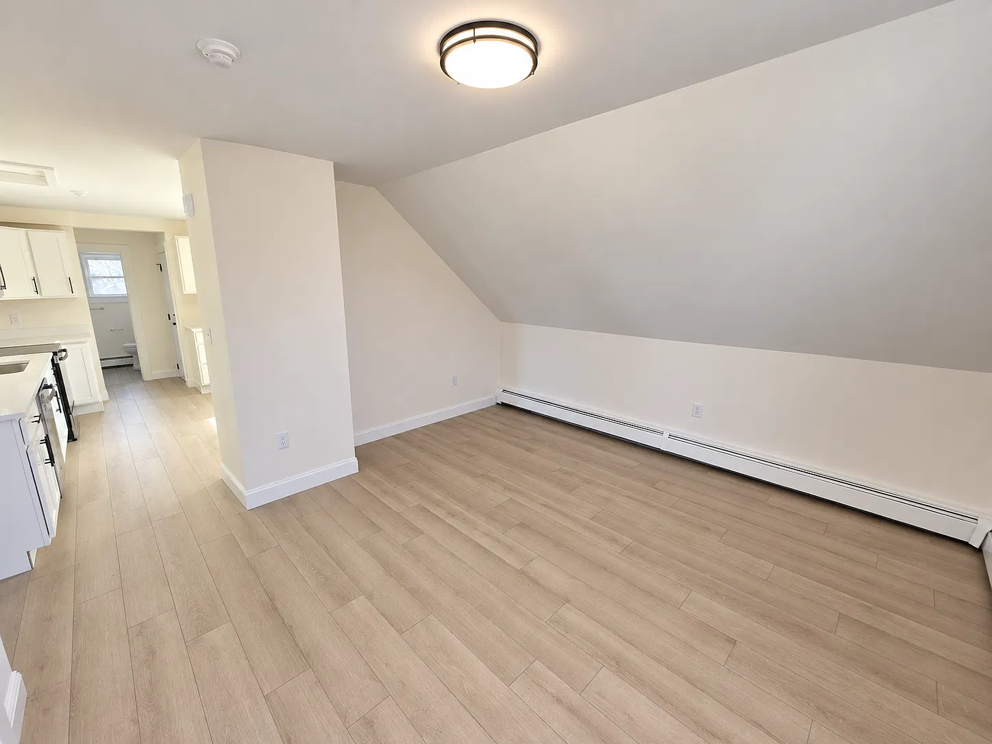 2 bed, 842 sqft, $2,600 — Photo 4