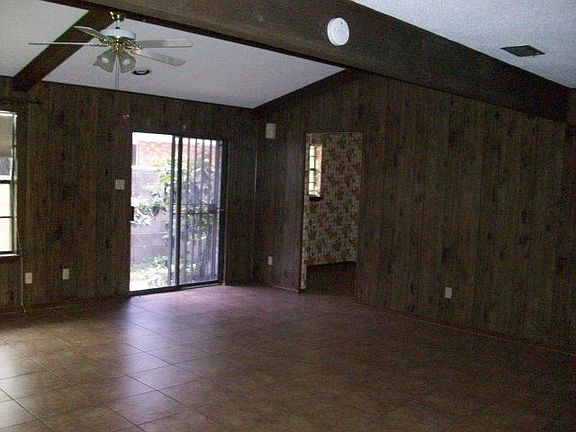 3rd image of 1213 Zinnia Ave