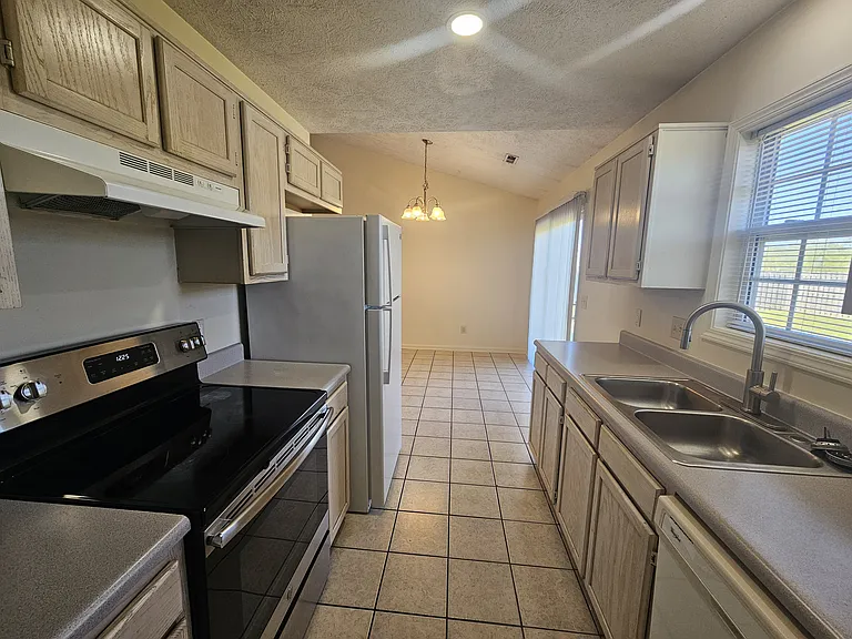 2701 Ashby Dr — Photo 6