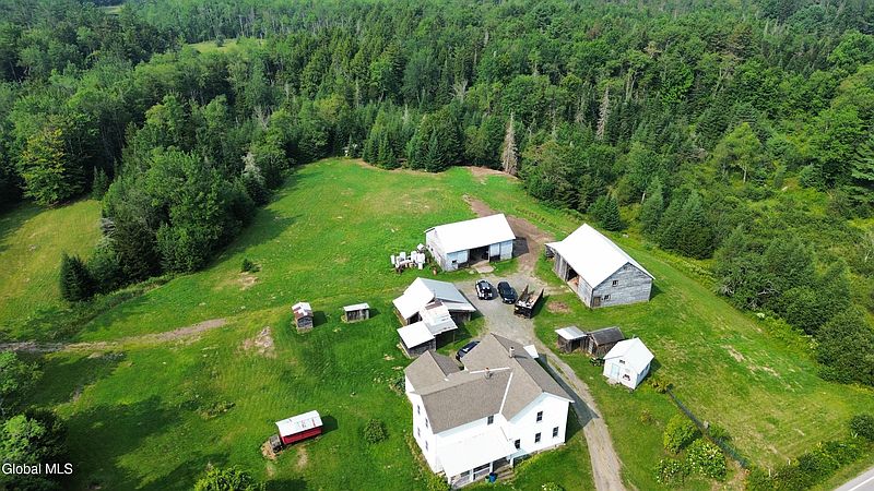 3rd image of 517 County Rd 112