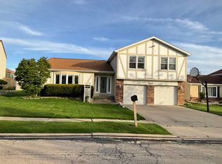 1901 Cove Ln, Glendale Heights, IL 60139