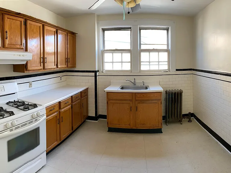53 Johnston Ave — Photo 3