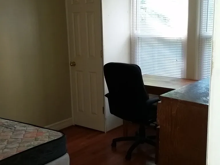 119 Ferris Pl — Photo 21