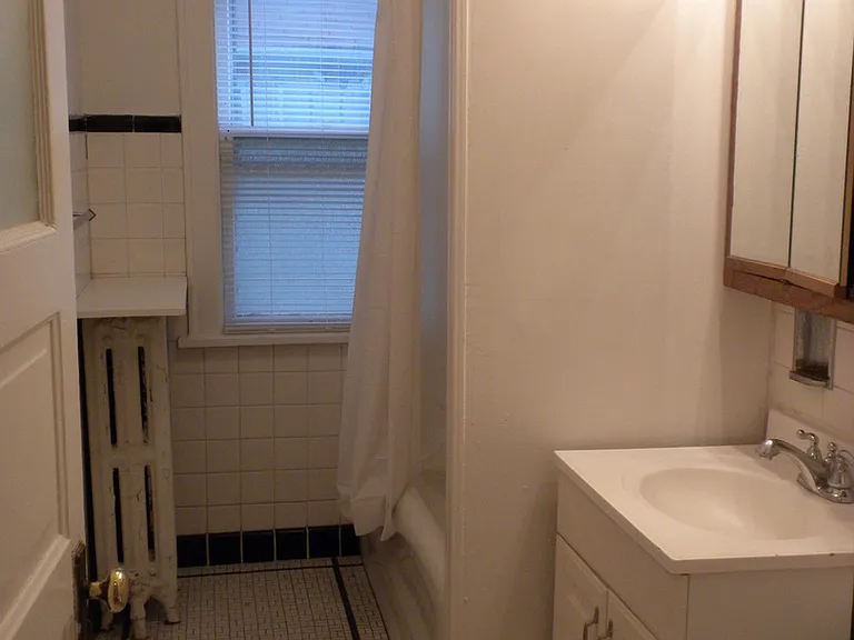 2928 N Maryland Ave #1 — Photo 10