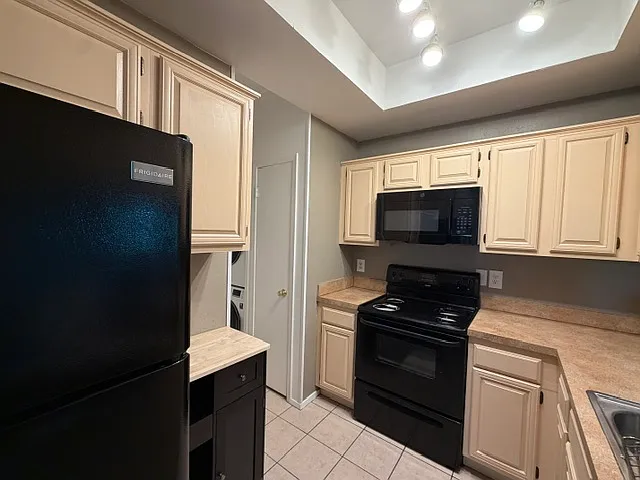8601 Park Ln #422 — Photo 13
