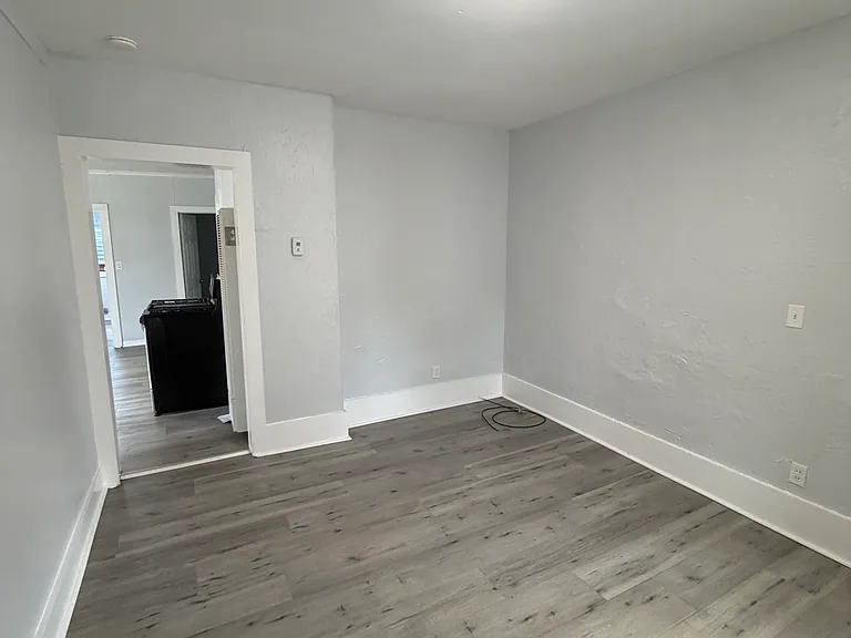 83 Pine St #2 — Photo 3