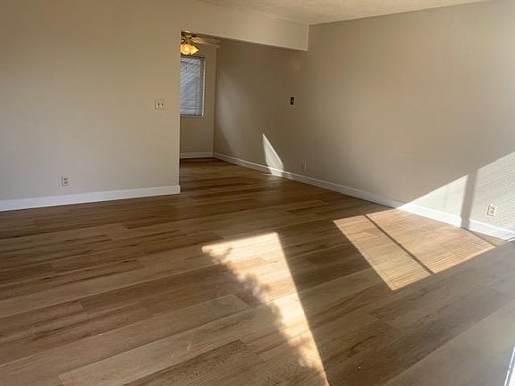 5th image of 851 Burbank Dr APT 2