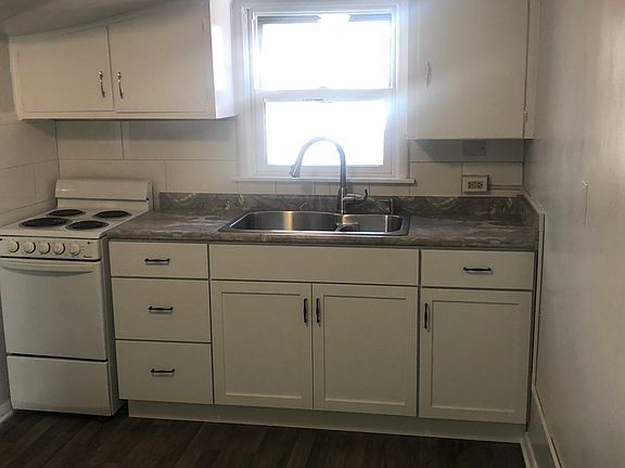 2nd image of 10219 W Illinois Ave