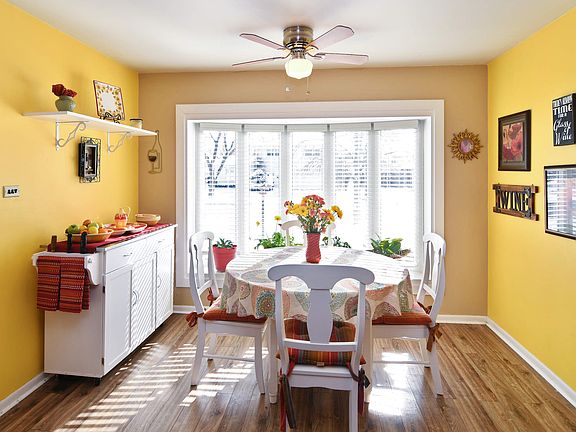 Kitchen / Breakfast Room