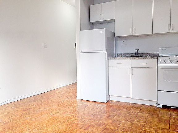 2nd image of 107 Thompson St #4CD