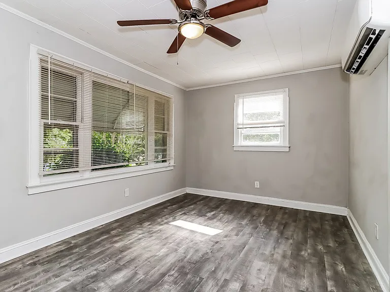 16561_019_living_room_12978310.jpg