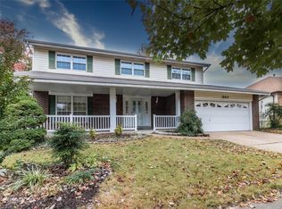 557 May Valley Dr, Fenton, MO 63026