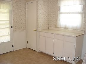 5th image of 3111 Wayne Ave