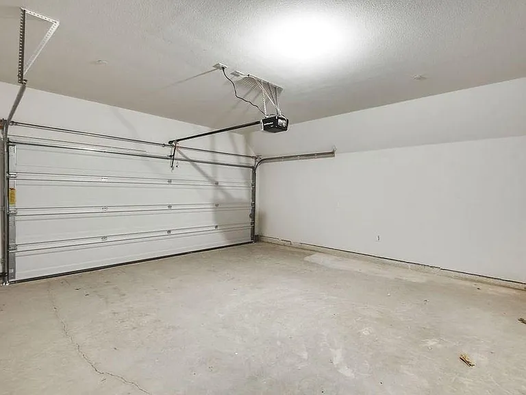 2433 Siskiyou St — Photo 16