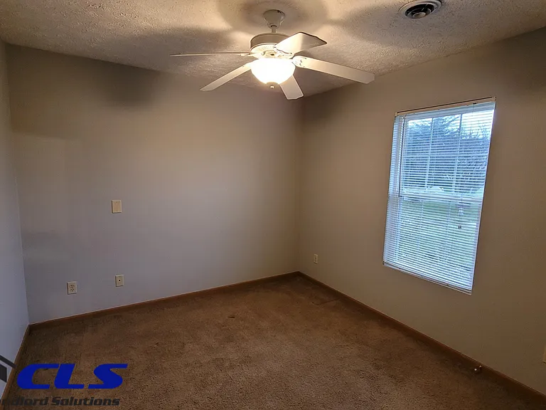 554 College Ave — Photo 7