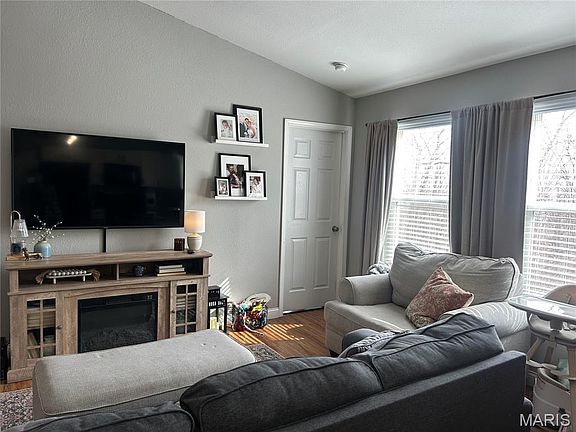 3rd image of 1736 Twelve Oaks Pl