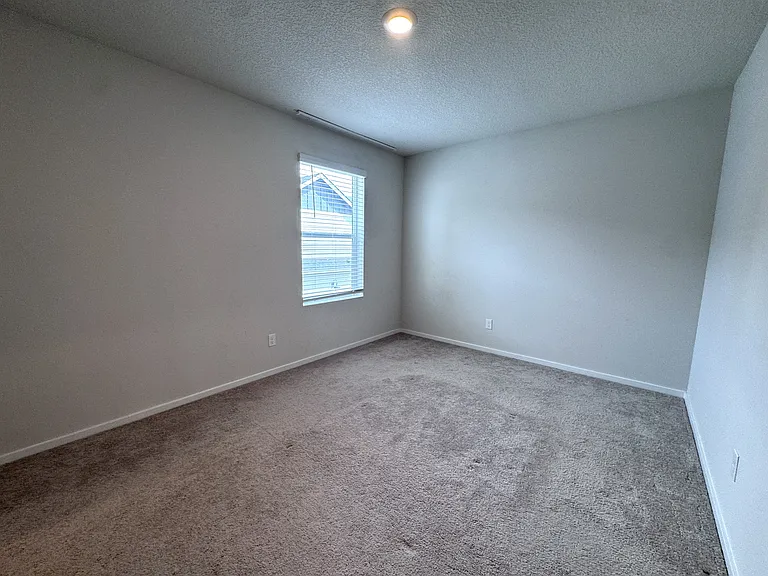 896 N 18th Ave — Photo 22