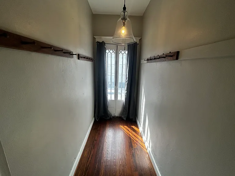 1630 Mistletoe Blvd #B — Photo 7