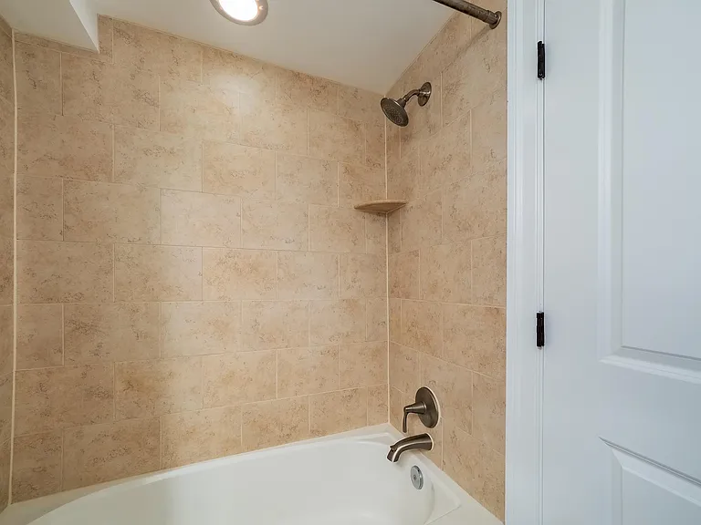 616 Irving St NW #B — Photo 6