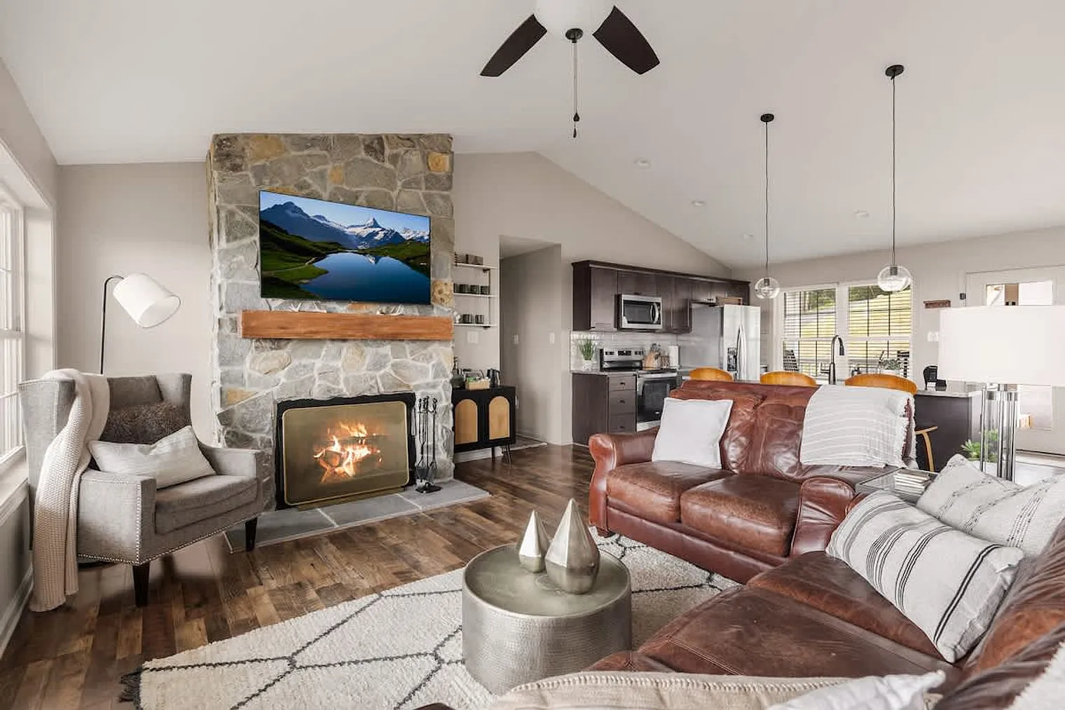 4 bed, 3.0 bath, $5,353 — Photo 4