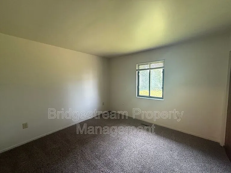 4525 Elliot Ave — Photo 7