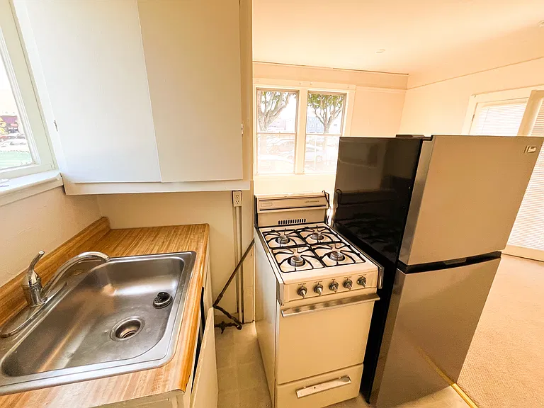 1220 Donnelly Ave #1 — Photo 12