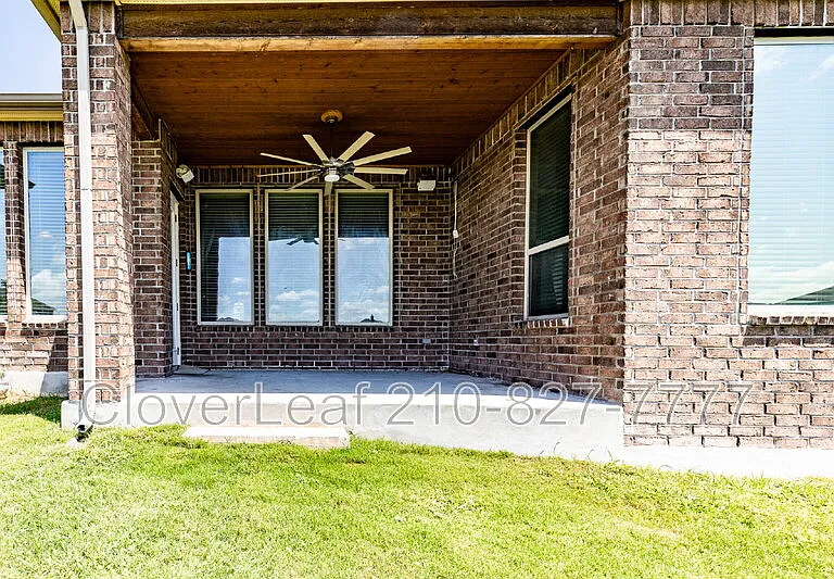 908 Sussex Cv — Photo 5