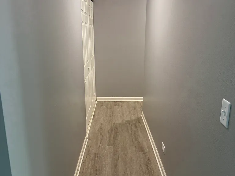 2900 Mitchell Dr #7 — Photo 4