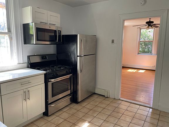 3rd image of 3210 Cambridge Ave
