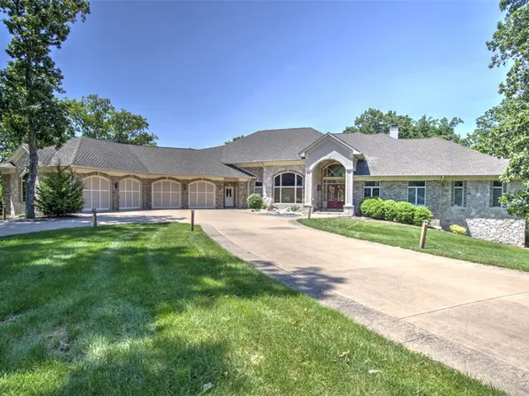 4180 S Lake Ct, Decatur, IL 62521