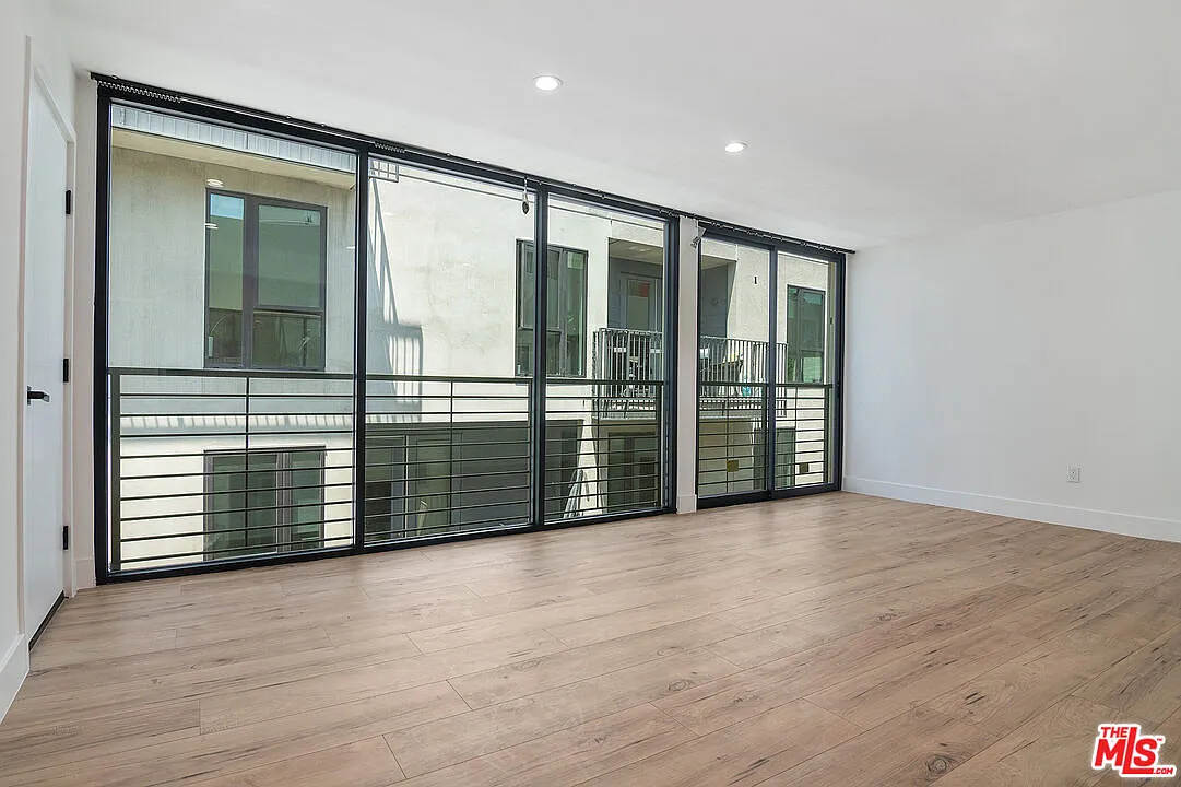 1 bed, 1.5 bath, $4,250 — Photo 4