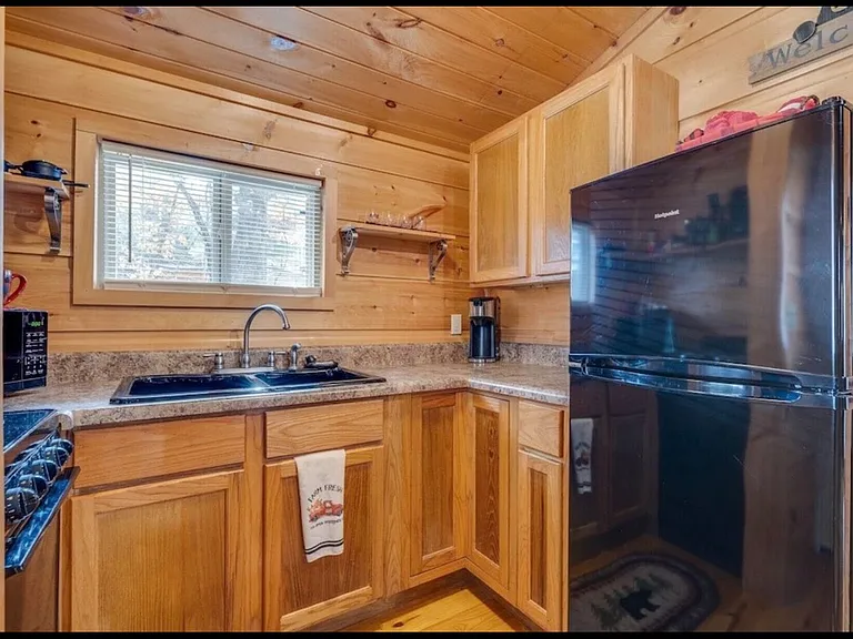 153 Moody Cir — Photo 3