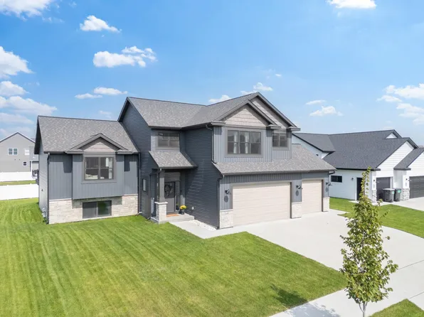 2449 Phoenix Rd SW, Rochester, MN 55902