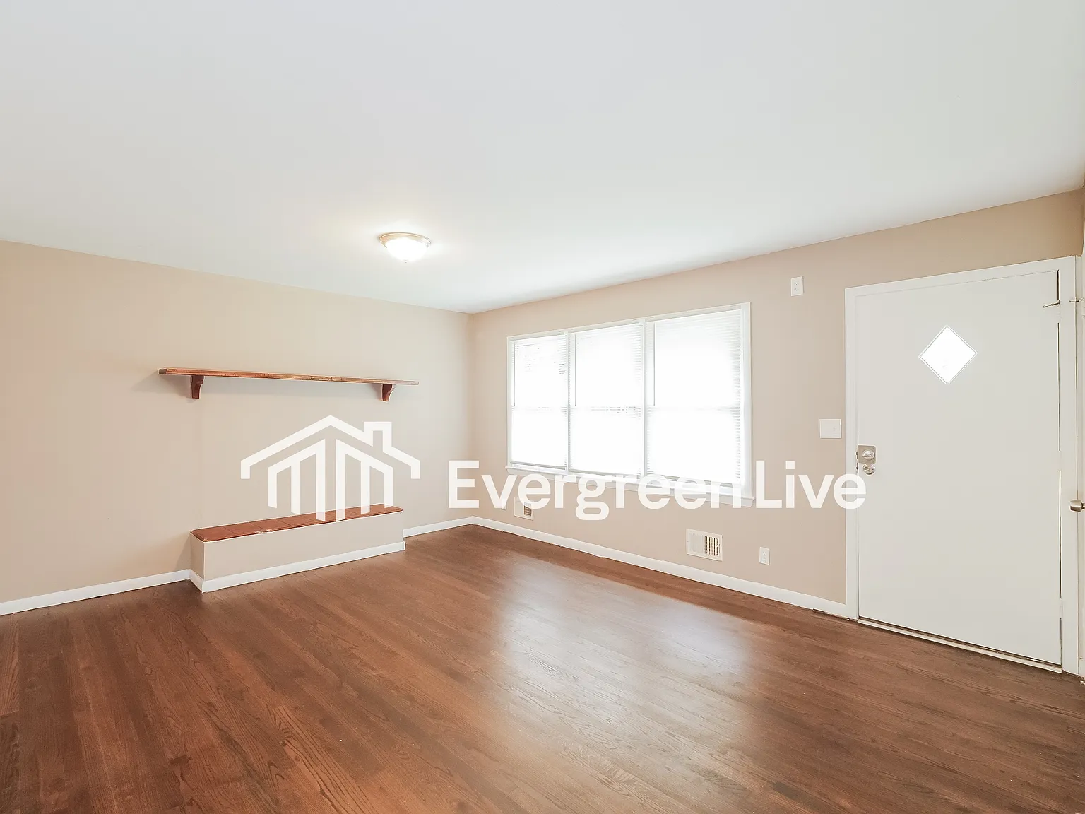 3 bed, 2.0 bath, 960 sqft, $1,545 — Photo 3