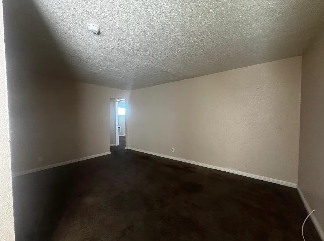 2101 Sunrise Ave — Photo 3