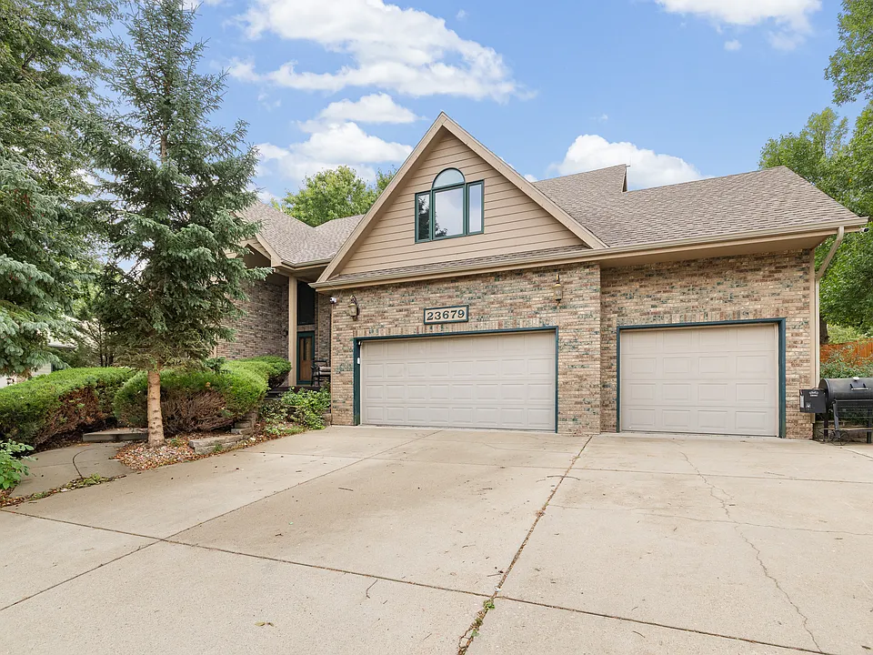 23679 Dogleg Dr