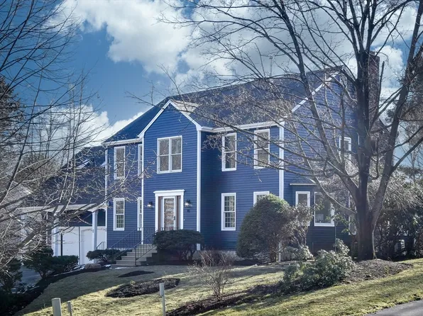 10 Lamplight Cir, Natick, MA 01760
