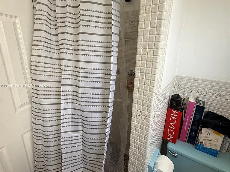 141 NE 10th Ave #17B — Photo 35