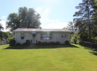 3812 Woodstock St, Wonder Lake, IL 60097