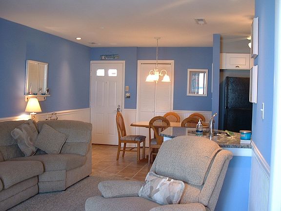 4th image of 621 W Burk Ave #2