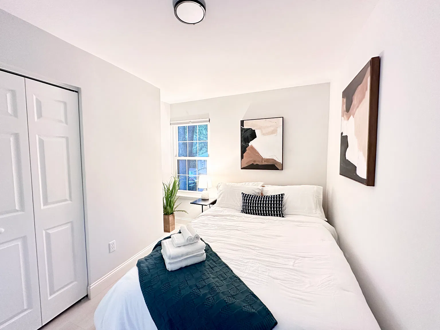 4 bed, 1954 sqft, $3,600 — Photo 1