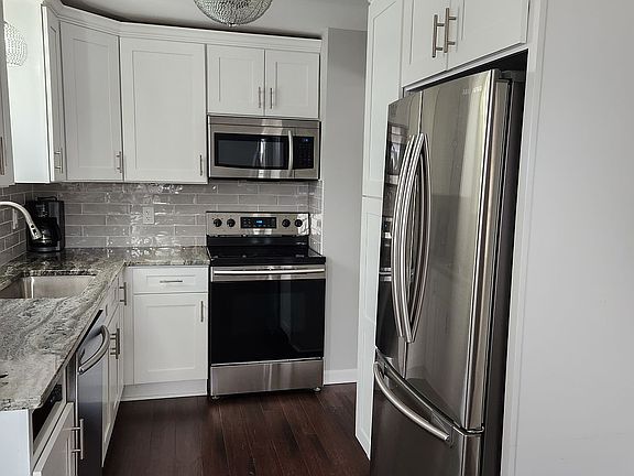5th image of 1342 Commonwealth Ave