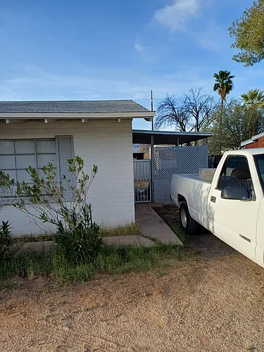 4039 E North St Photo 1