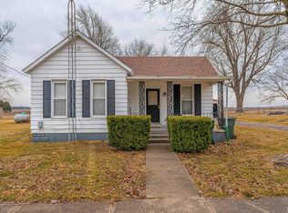 516 S Maltby St, Waynesville, IL 61778