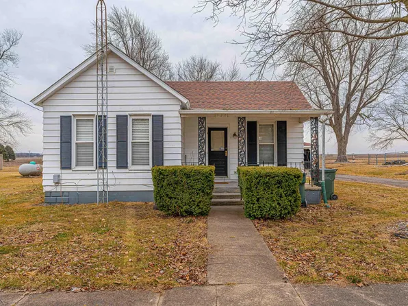 516 S Maltby St, Waynesville, IL 61778