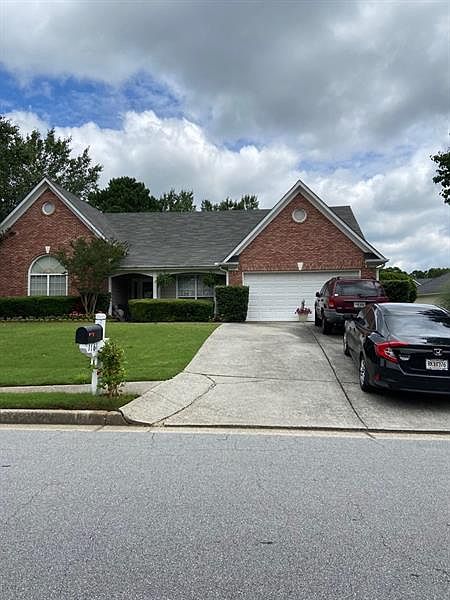 2nd image of 1161 Fountain Glen Dr